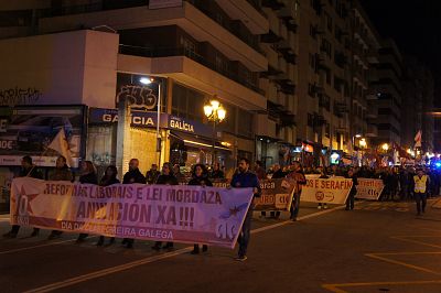 2016 03 10 Manifestacion10MarzoVigo07.JPG